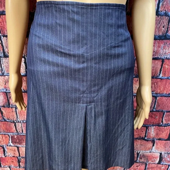 Valerie Stevens‎ Pinstriped 2-Piece Skirt Suit - Picture 5 of 16